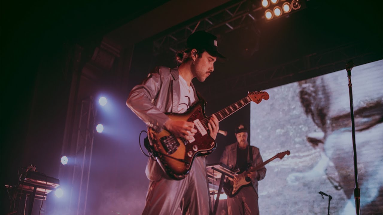 The Neighbourhood live performance